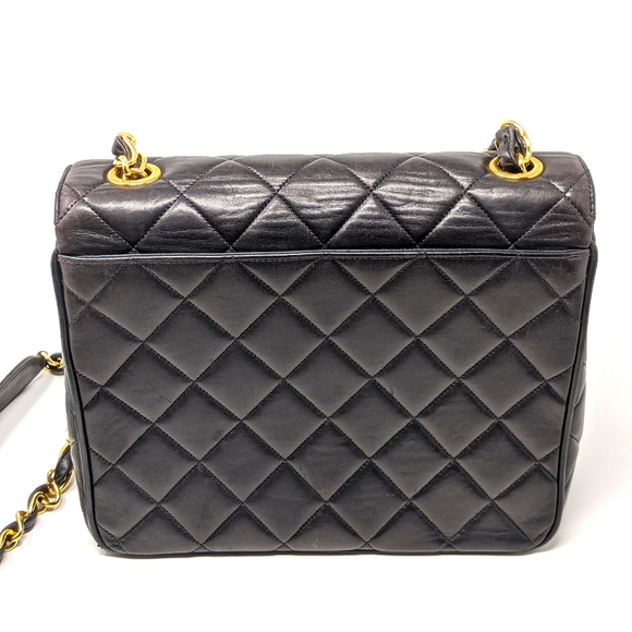 🎉HP🎉CHANEL Black Bag Quilted Flap Bag Vintage - Picture 3 of 16